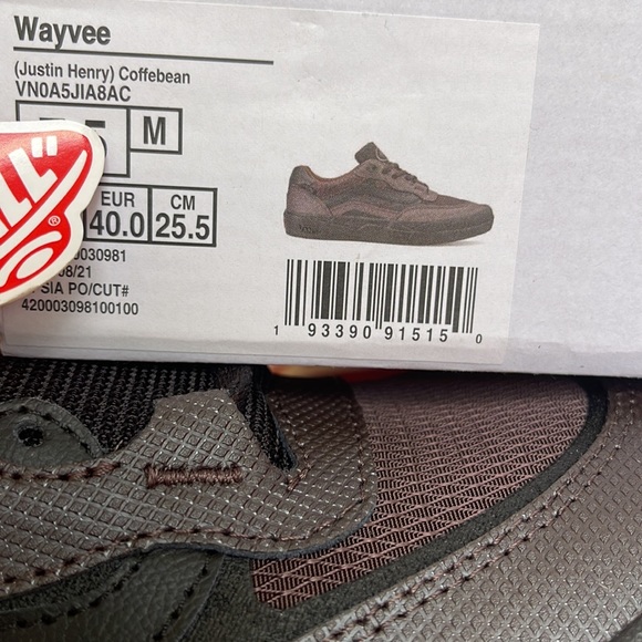 Vans Wayvee
(Justin Henry) Coffebean
VNOA5JIA8AC
WMNS sneakers - athletic shoes - Picture 16 of 16